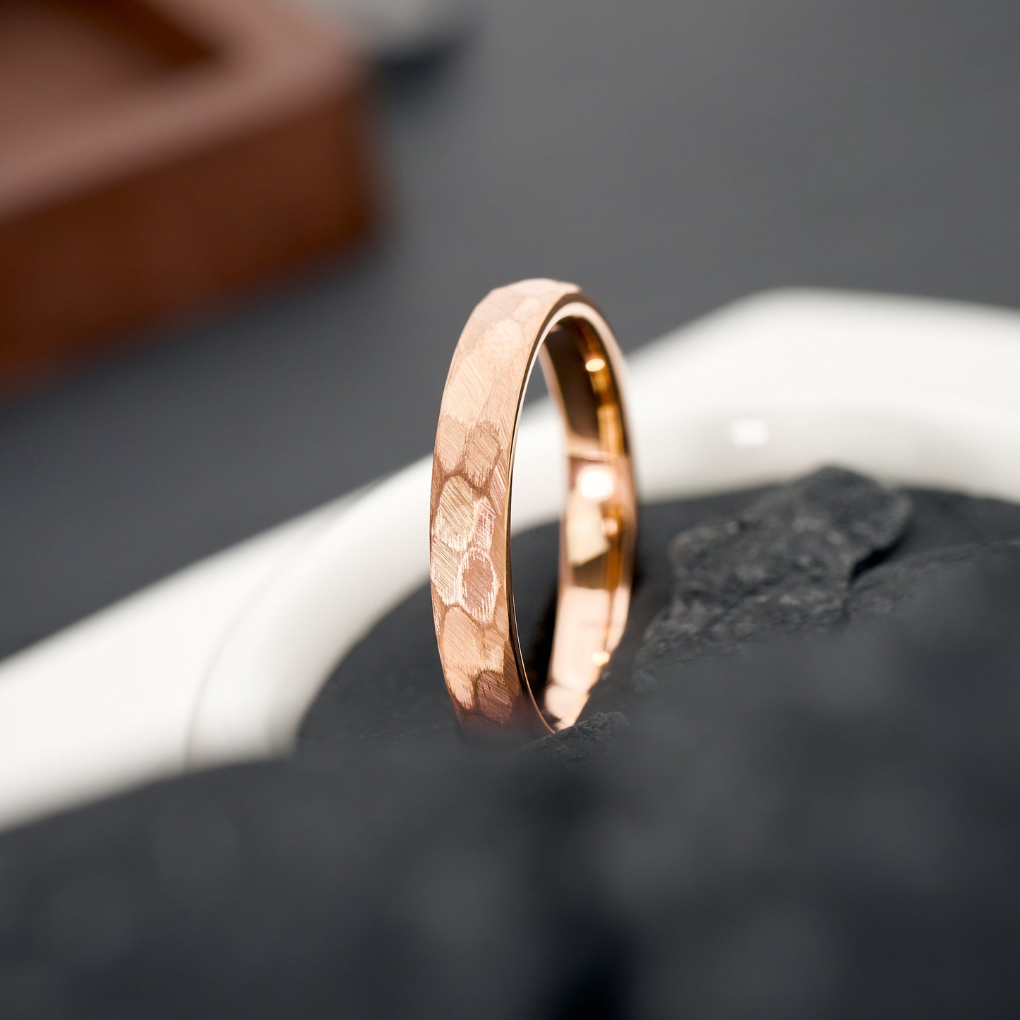 Luna Damenring 3,5mm gehämmert aus Wolfram von Fablano