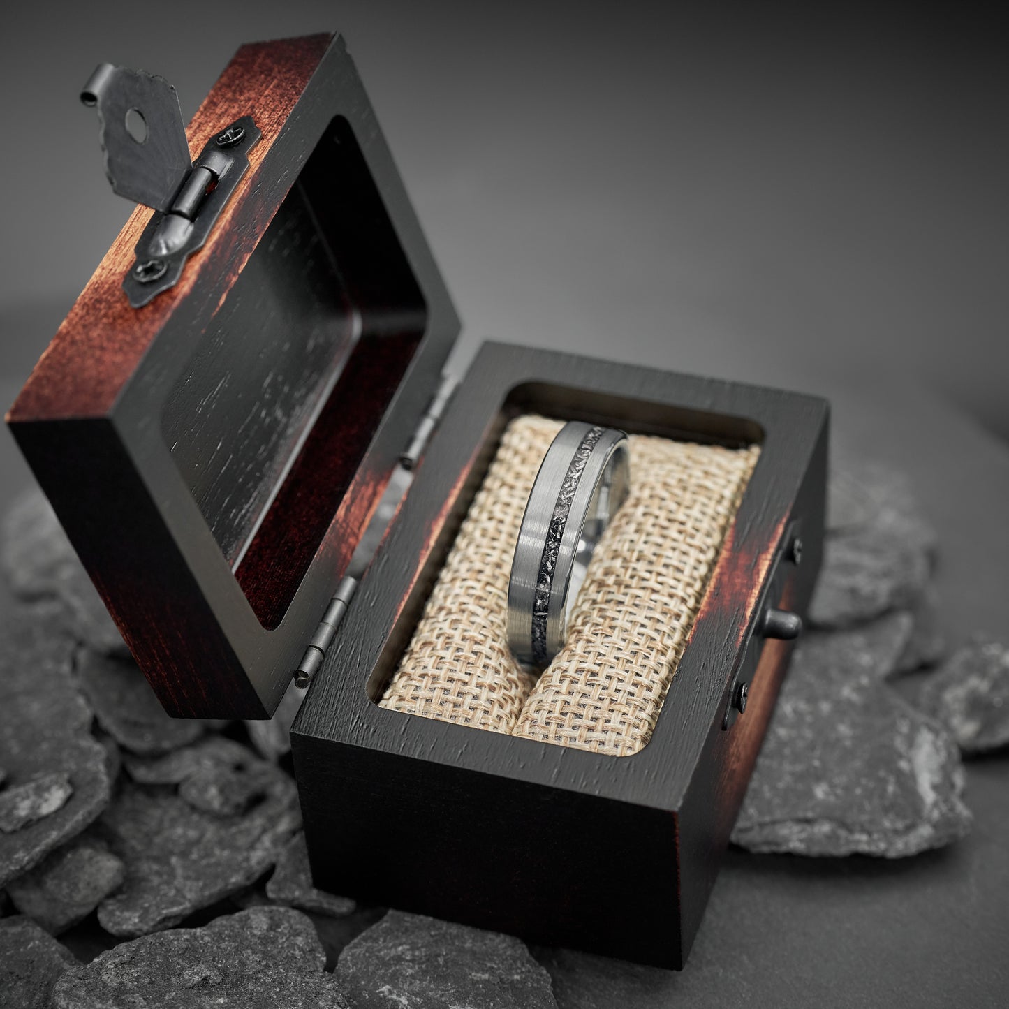 Außergewöhnlicher Ehering Herren Graphit Nova von Fablano