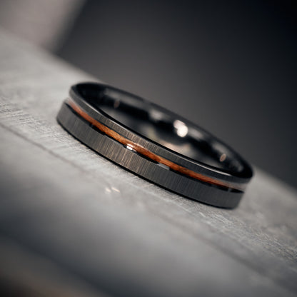 Damenring aus Holz in Schwarz Velor von Fablano