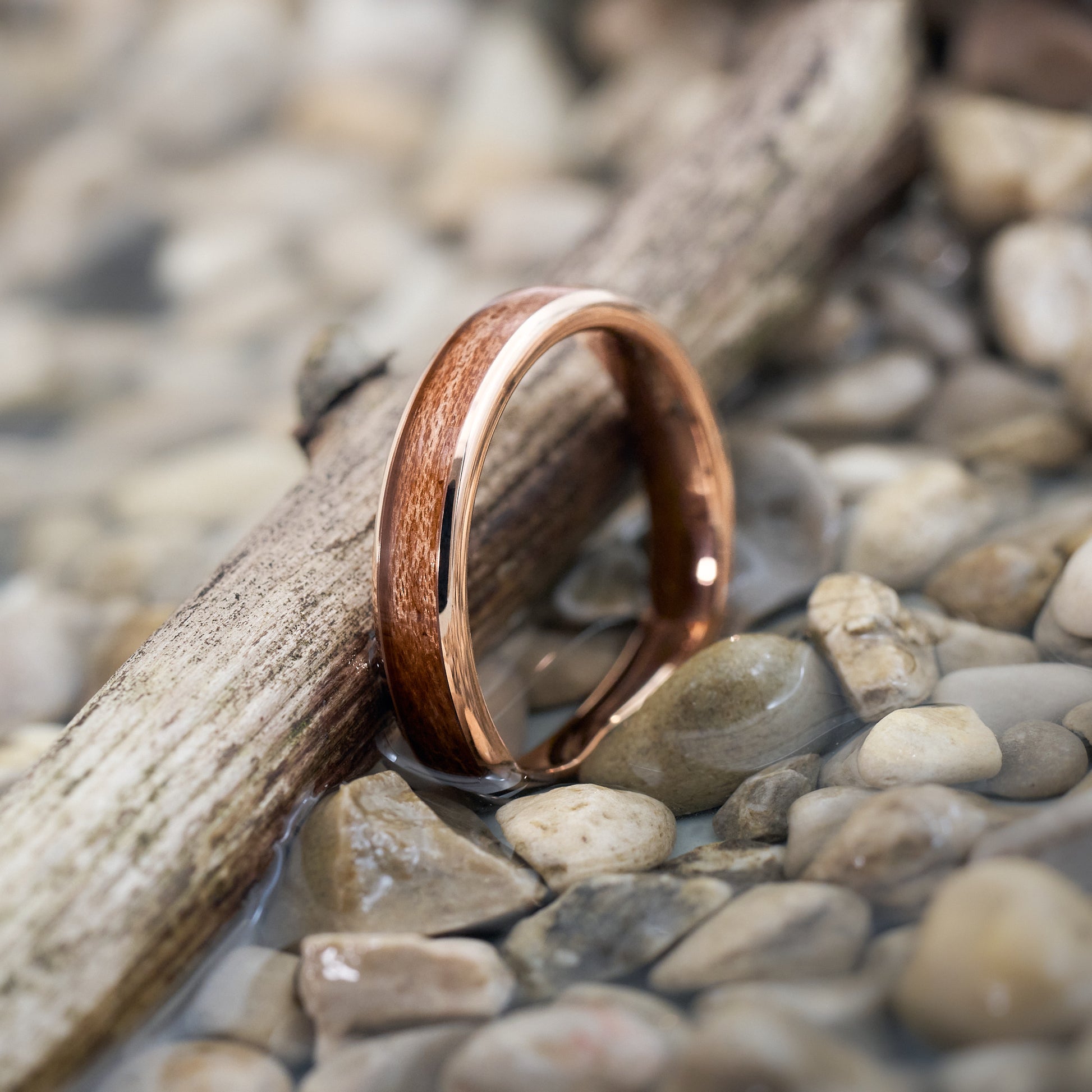 Ehering aus Holz in Rosegold Elano von Fablano