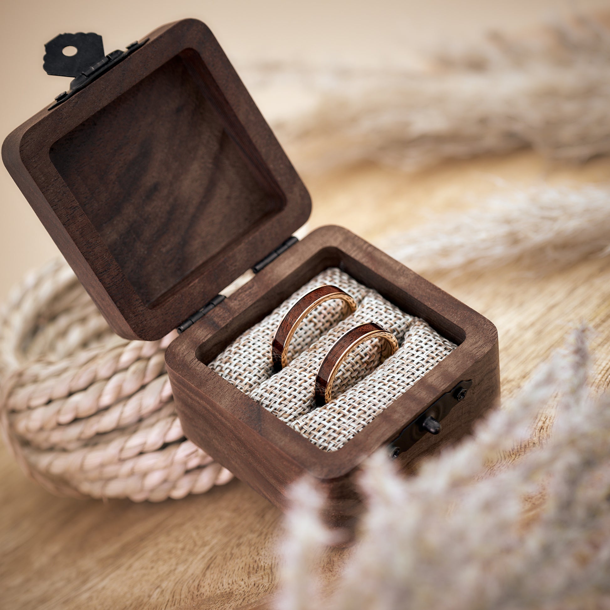 Eheringe Holz in Roségold Elyor von Fablano