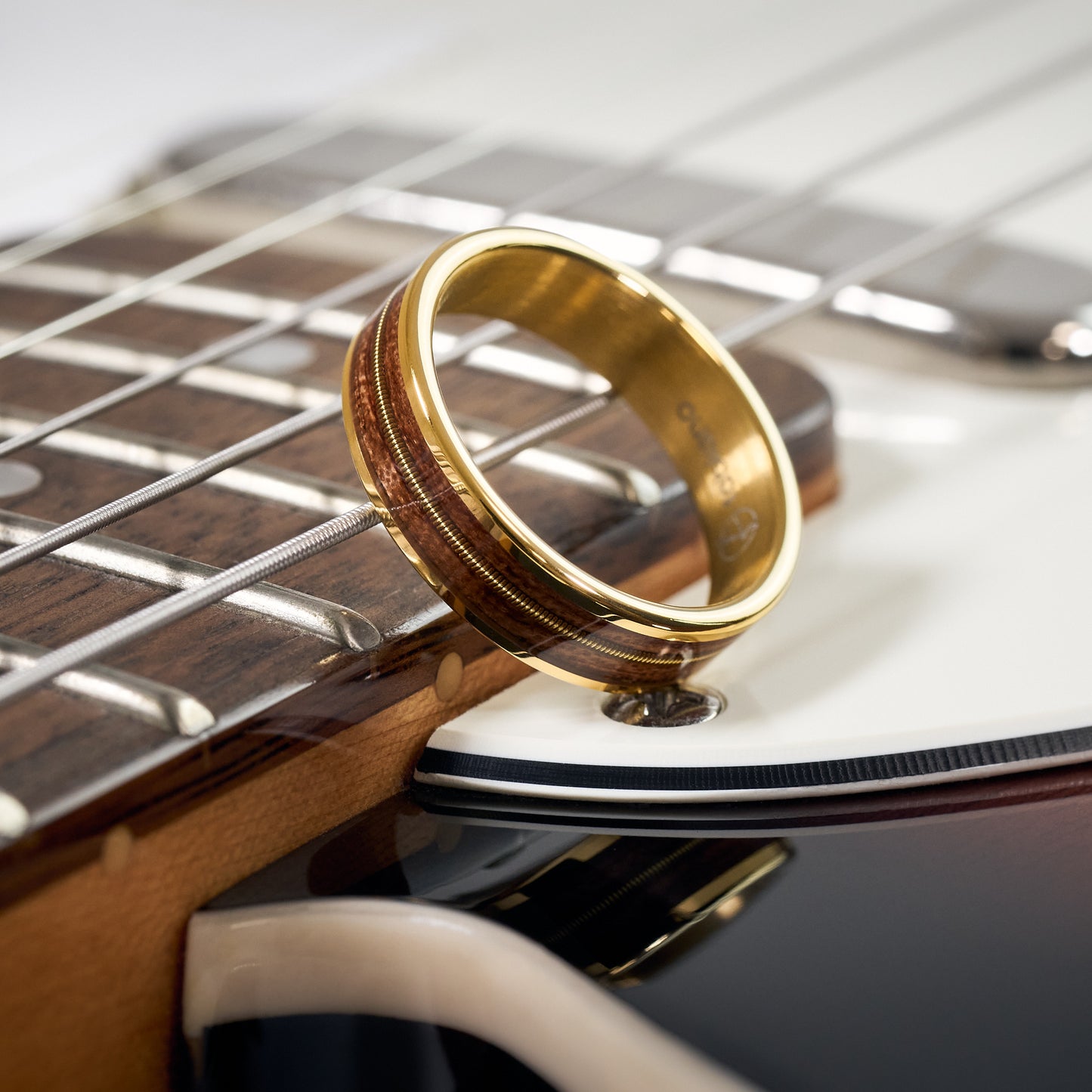 Guitara Holzring in Gold für Damen und Herren von Fablano