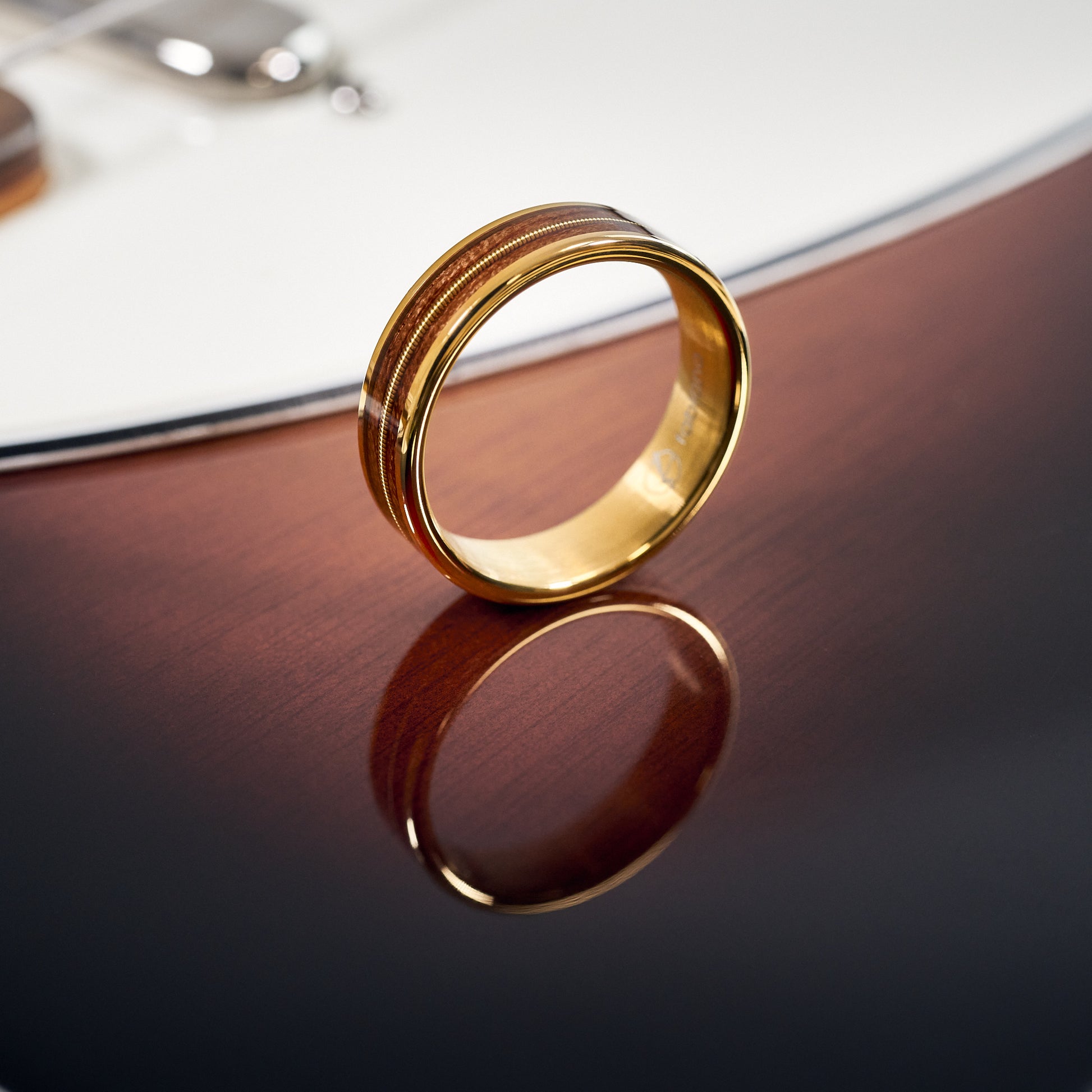 Hochwertiger Gitarrenring Guitara in Gold von Fablano