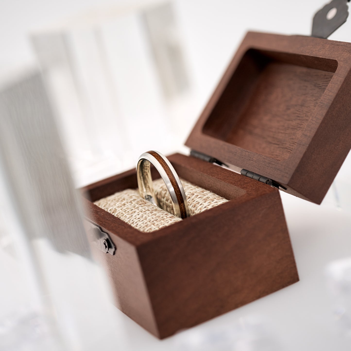 Holz Verlobungsring Weißgold Avero von Fablano