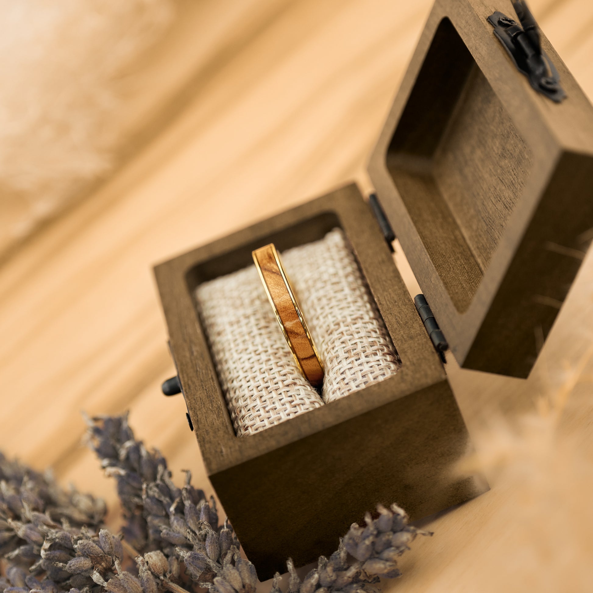 Holzehering Olea von Fablano