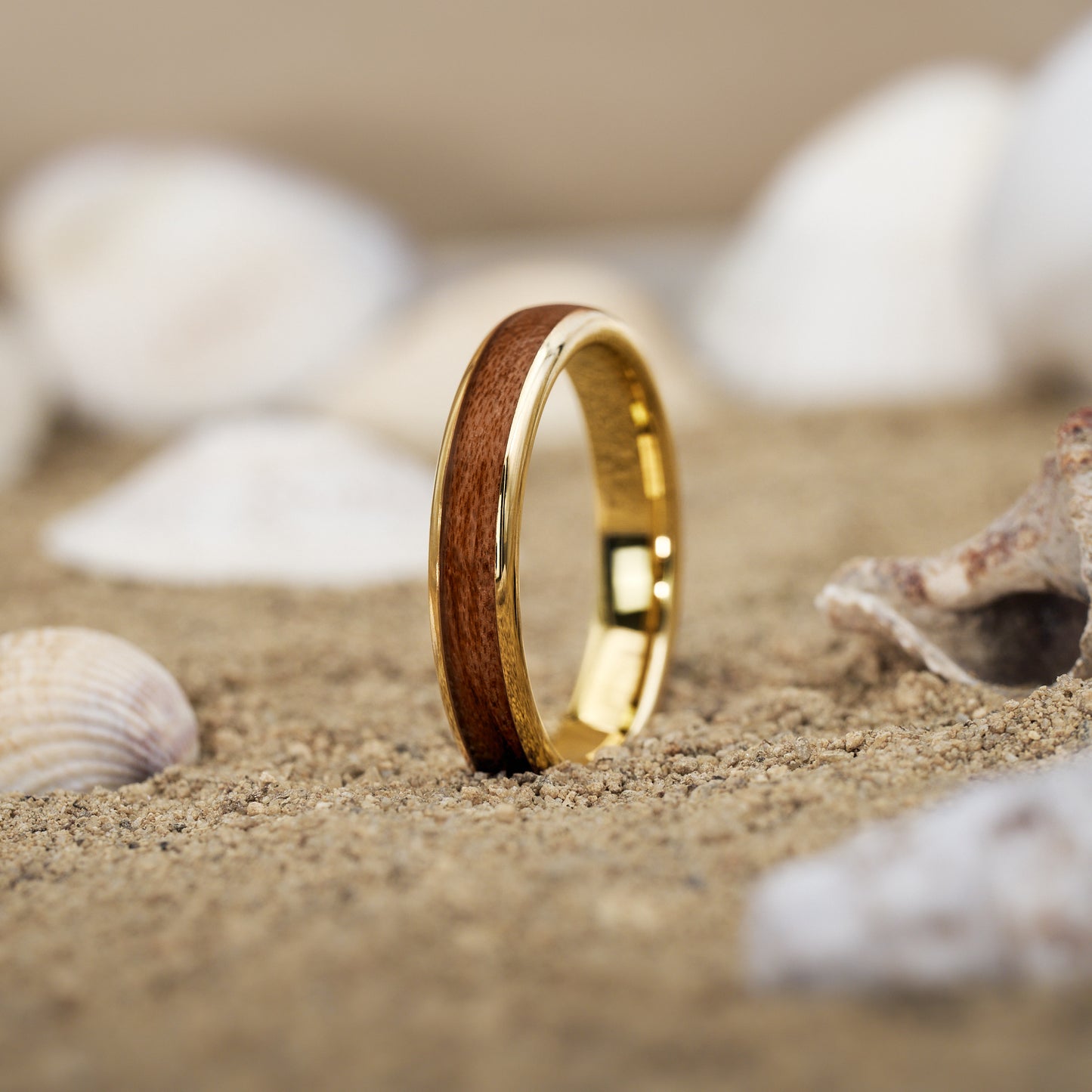 Holzring aus Holz in Gold Elano von Fablano