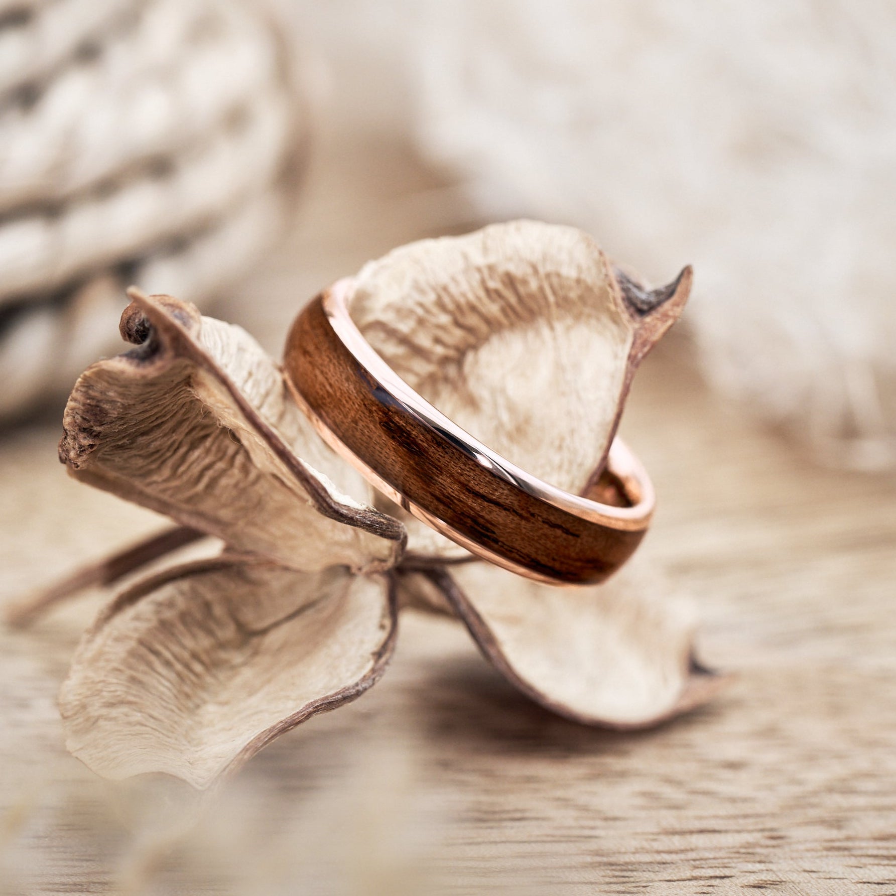 Holzring natur in Roségold Elano von Fablano