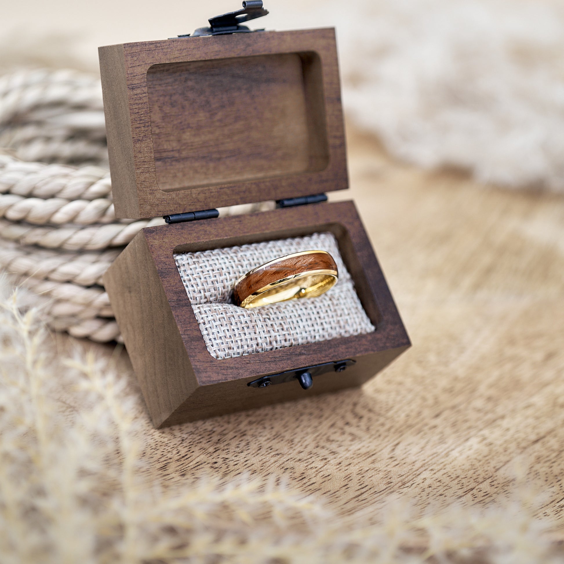 Holzring Unisex Ehering in Gold Elano von Fablano