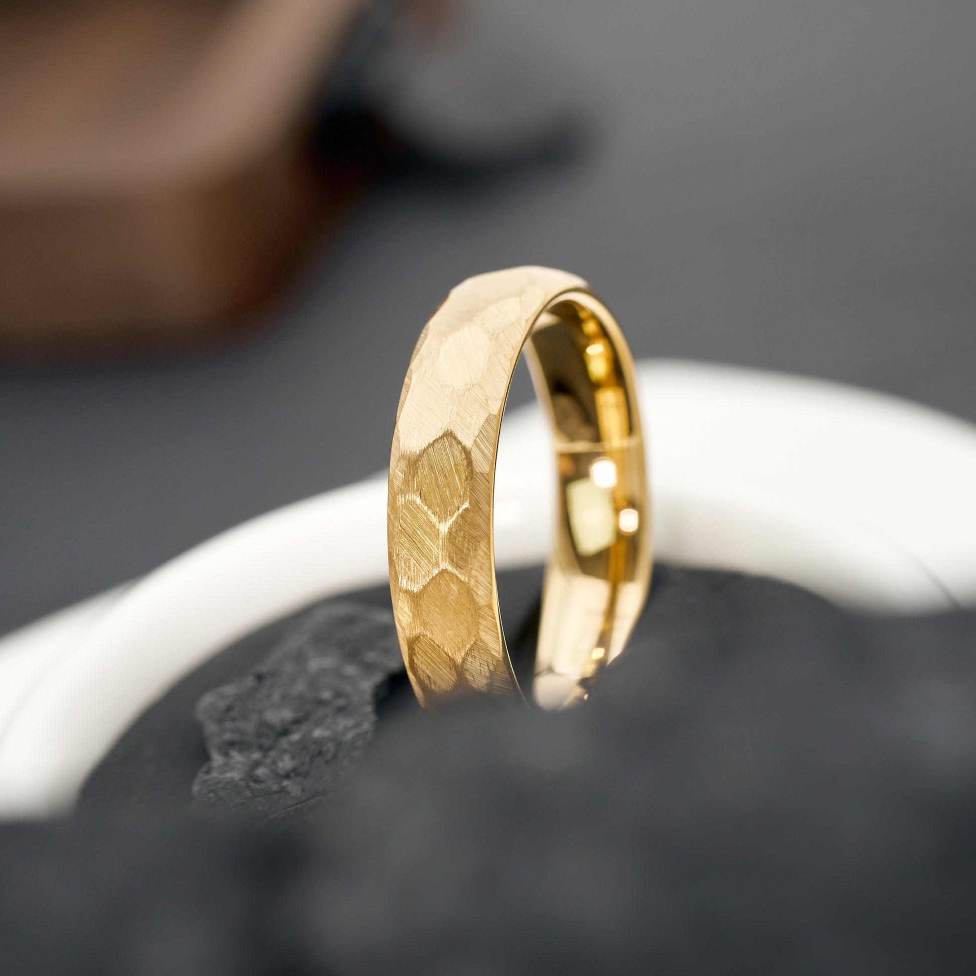 Luna Ring 5mm gehämmert aus Wolfram von Fablano