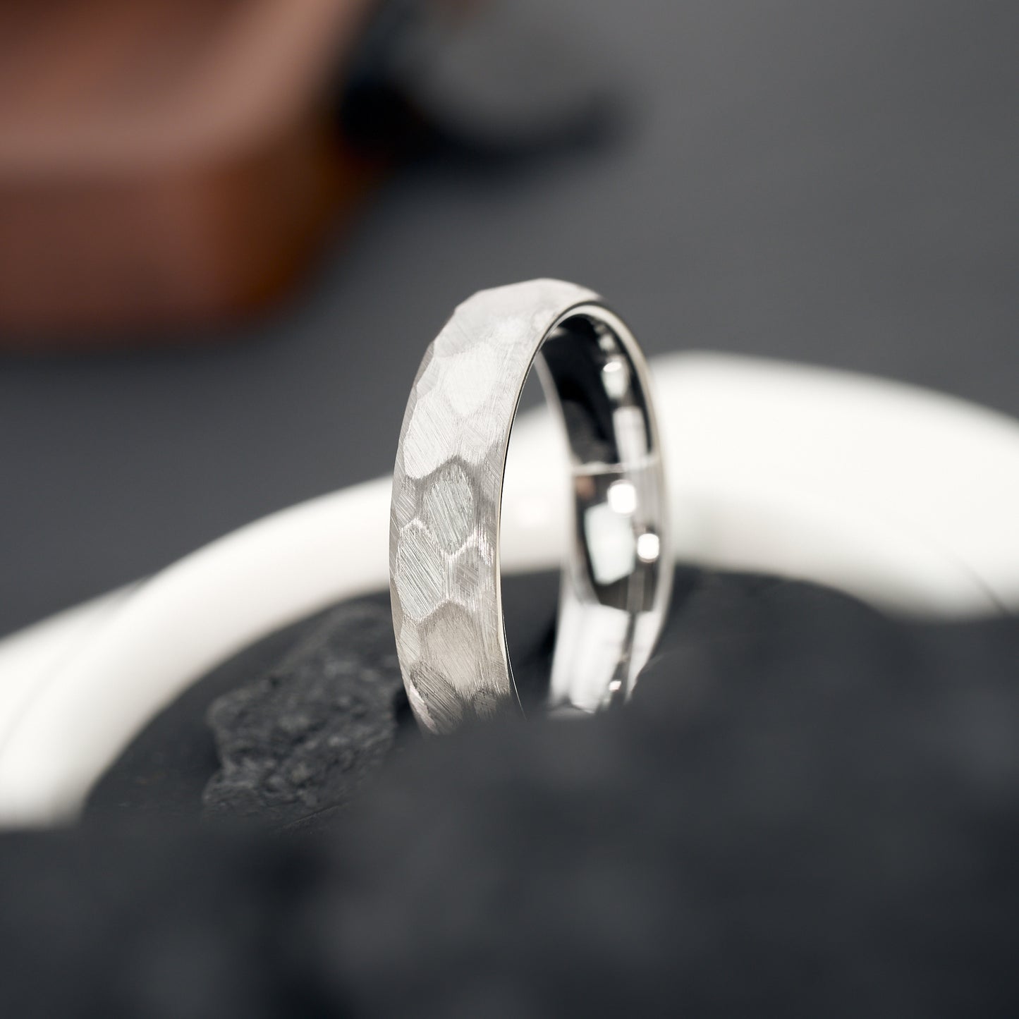 Luna Ring 5mm gehämmert aus Wolfram von Fablano