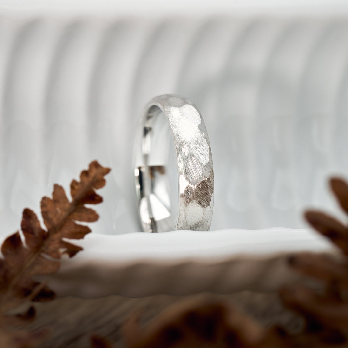 Luna Ring 5mm gehämmert aus Wolfram von Fablano