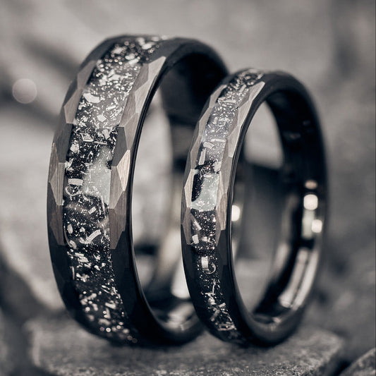 Partnerringe in Schwarz – 4 mm & 7 mm breite Ringe aus Meteorit Meteora von Fablano