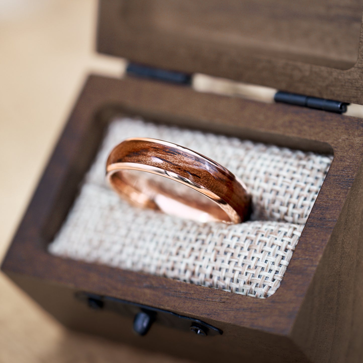 Verlobungsring in Roségold aus Holz Elano von Fablano