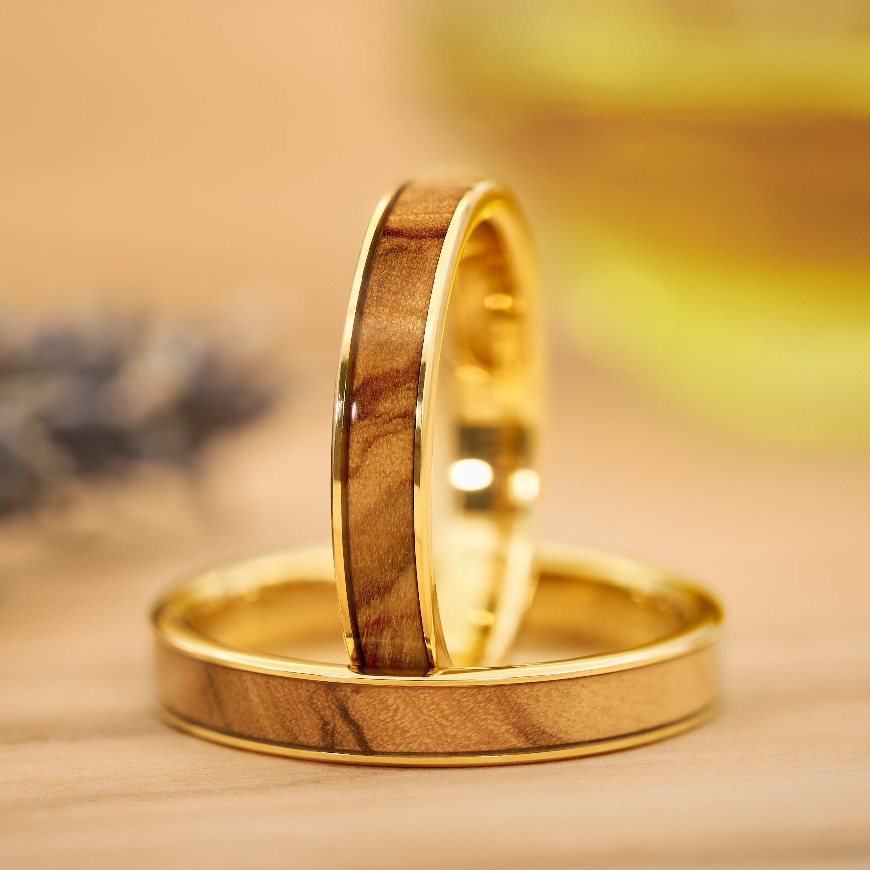 Verlobungsringe Holz Set Gold Olea von Fablano