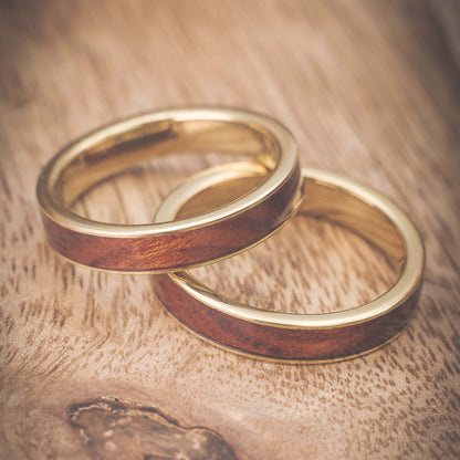 Verlobungsringe aus Holz in Gold Auren von Fablano